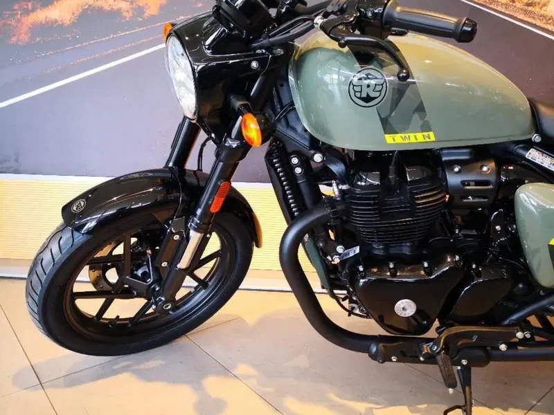 Royal Enfield Shotgun 650 (2024 - 26) (9)