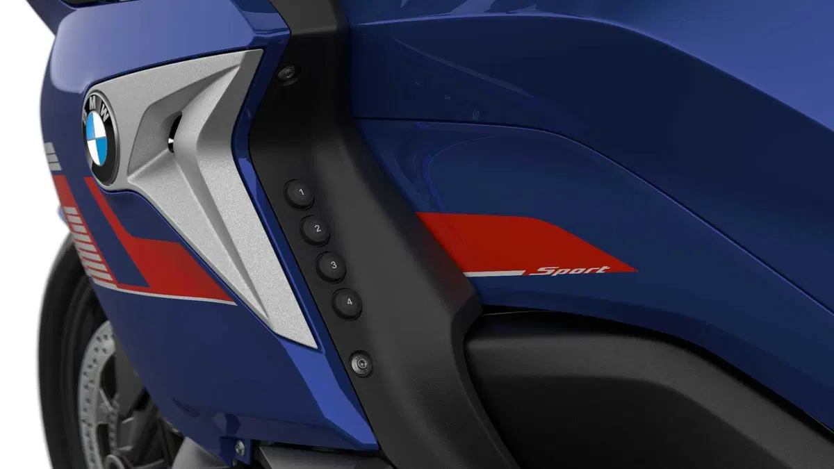 BMW Motorrad presenta gli aggiornamenti per i modelli 2025 (7)