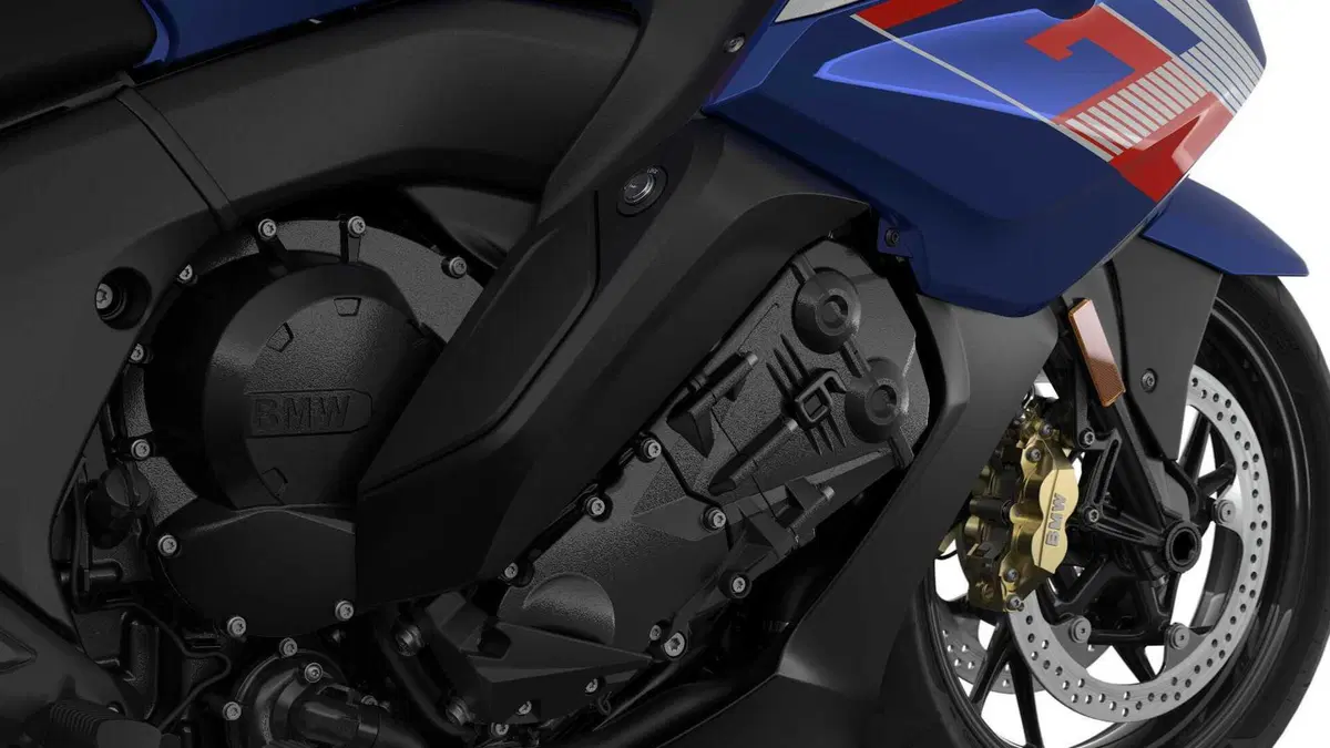 BMW Motorrad presenta gli aggiornamenti per i modelli 2025 (9)