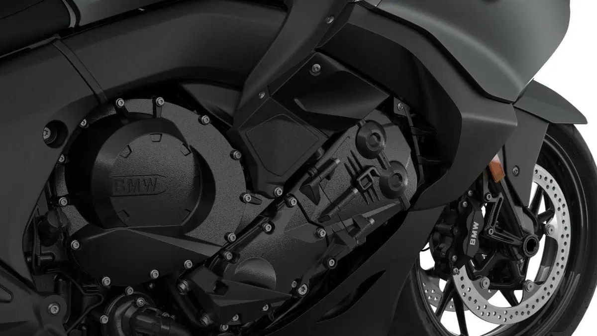 BMW Motorrad presenta gli aggiornamenti per i modelli 2025 (15)