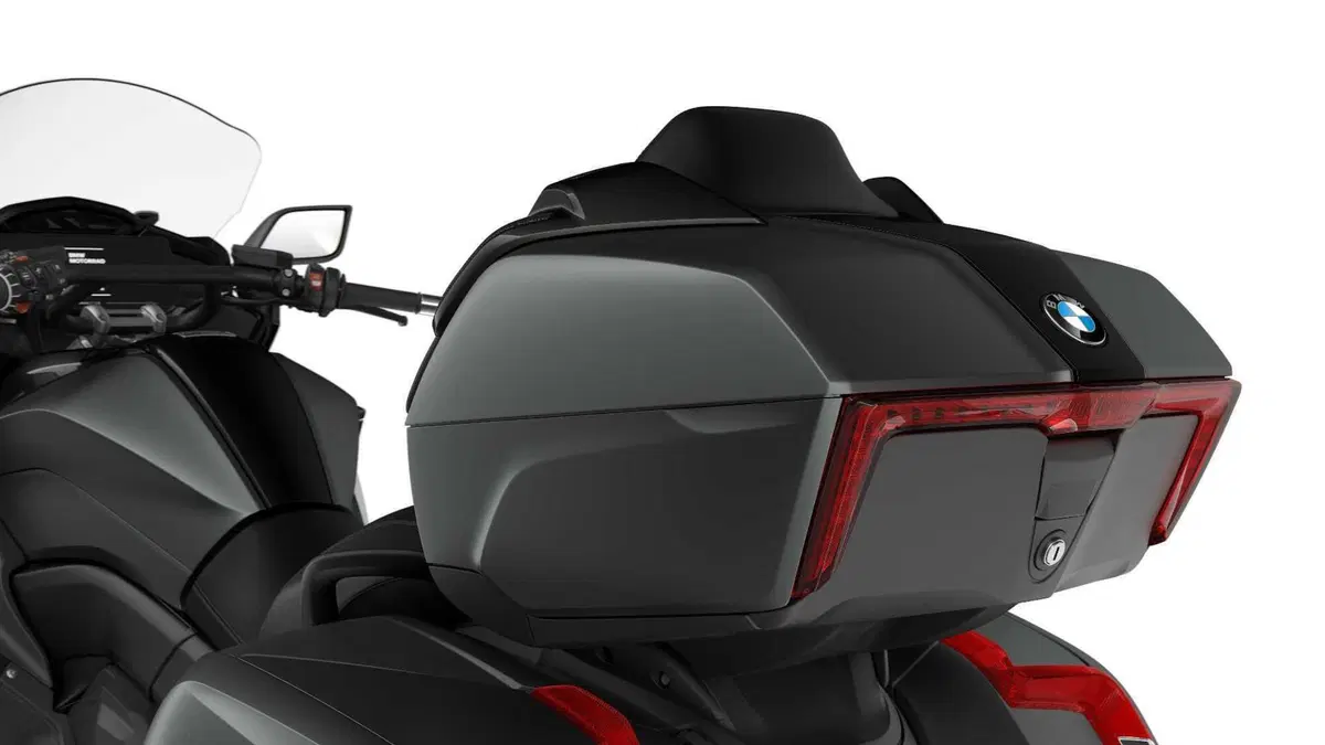 BMW Motorrad presenta gli aggiornamenti per i modelli 2025 (18)