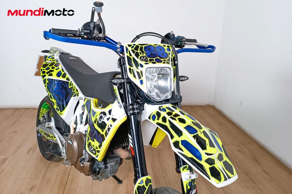 Husqvarna 701 Supermoto (2016) (5)