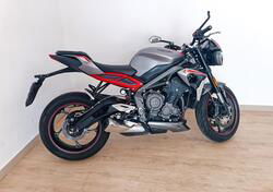 Triumph Street Triple 765 R (2023 - 24) usata