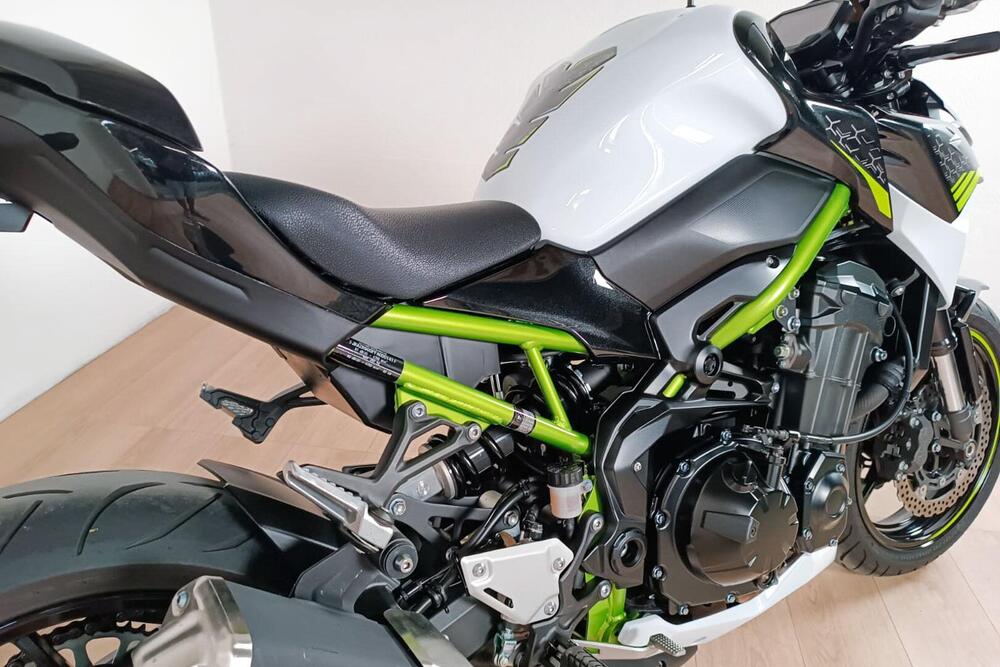 Kawasaki Z 900 (2017 - 18) (4)