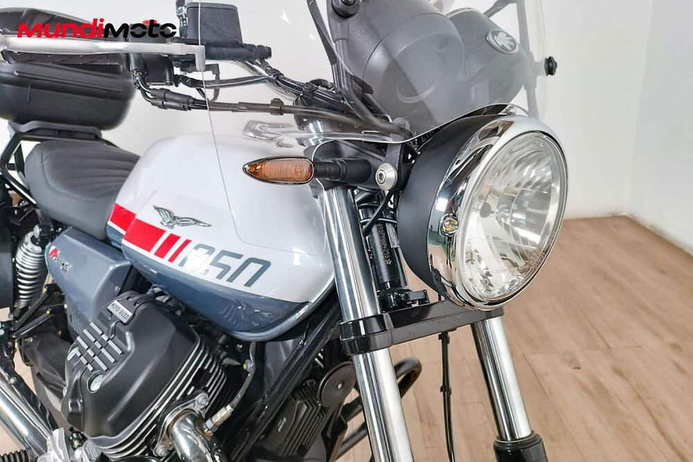 Moto Guzzi V7 850 Stone Special Abs (2021) (5)