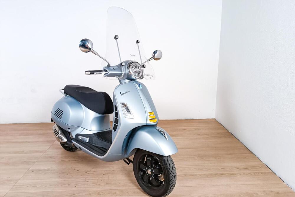 Vespa GTS 300 Supertech Hpe (2021 - 22) (2)