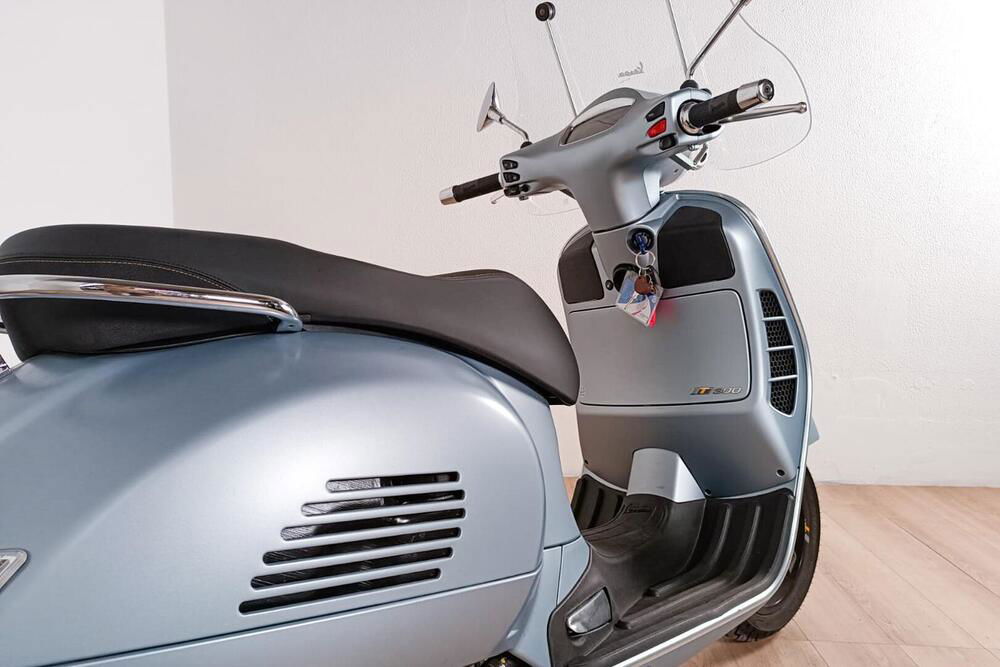 Vespa GTS 300 Supertech Hpe (2021 - 22) (4)