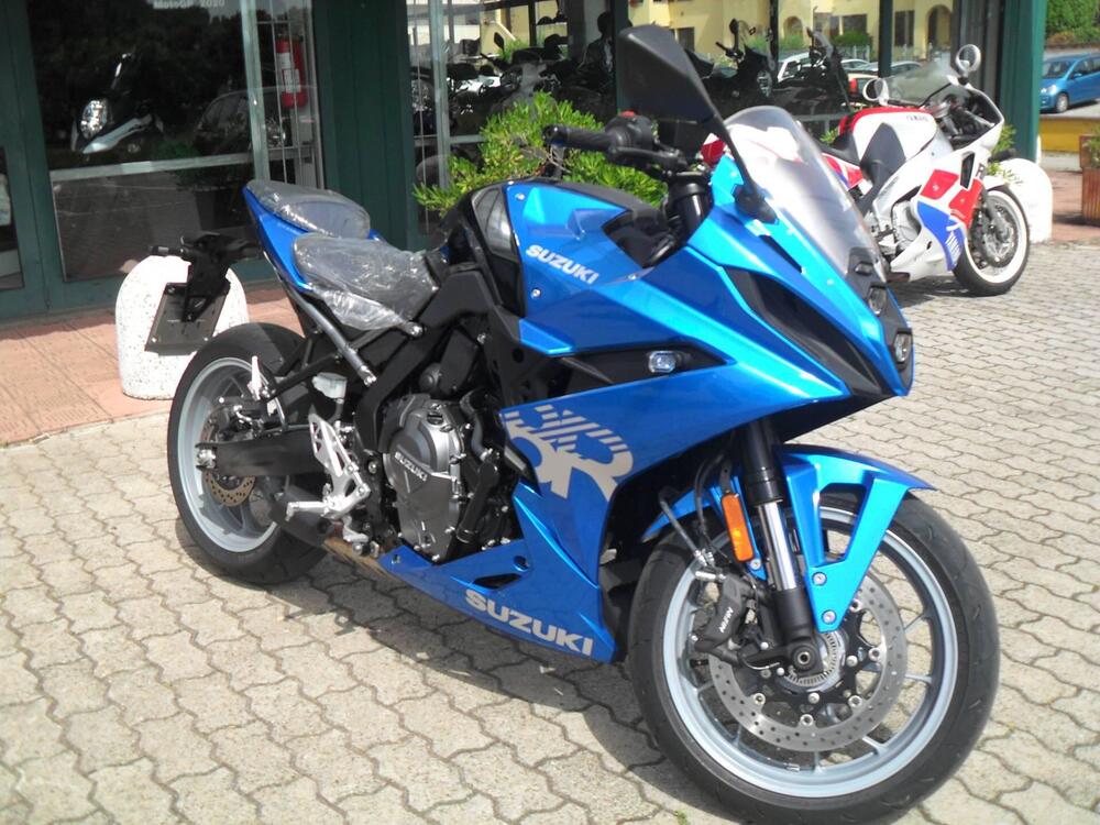 Suzuki GSX-8R (2024) (2)