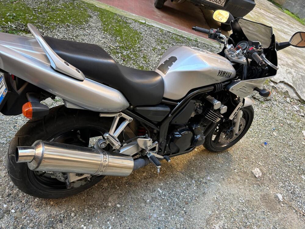 Yamaha FZS 600 Fazer (1998 - 01) (3)