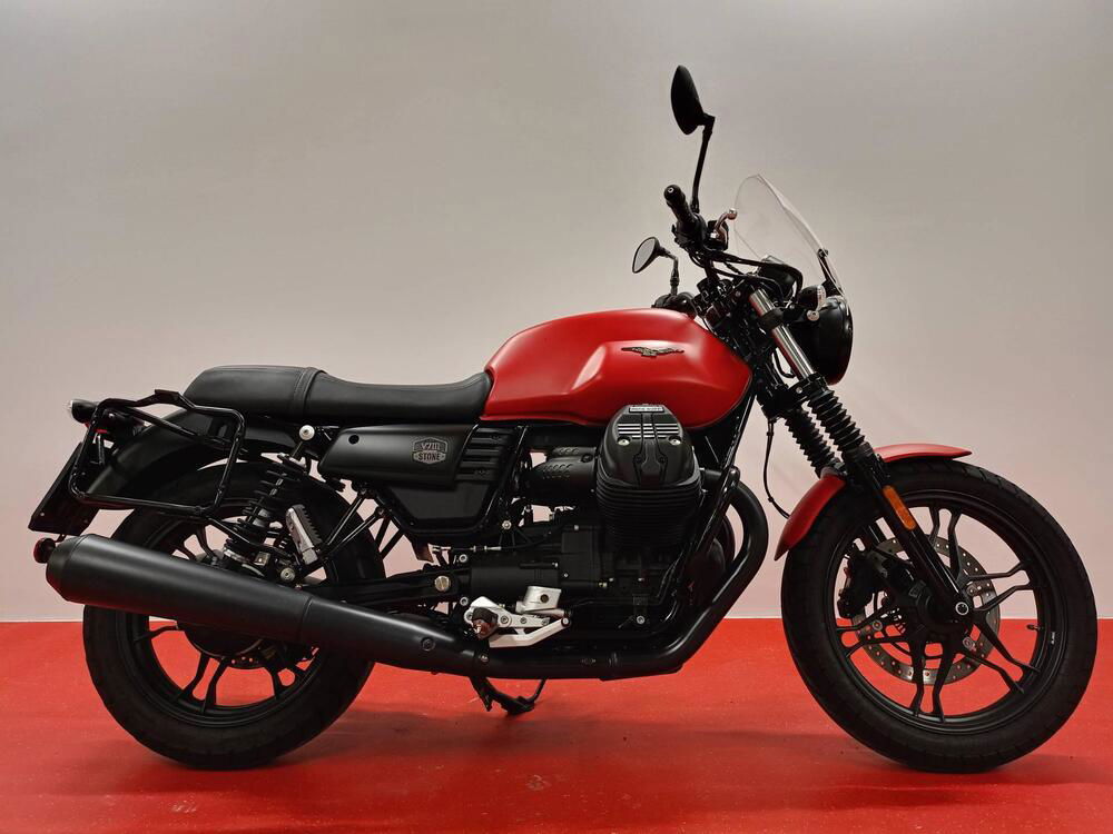 Moto Guzzi V7 III Stone (2017 - 20)