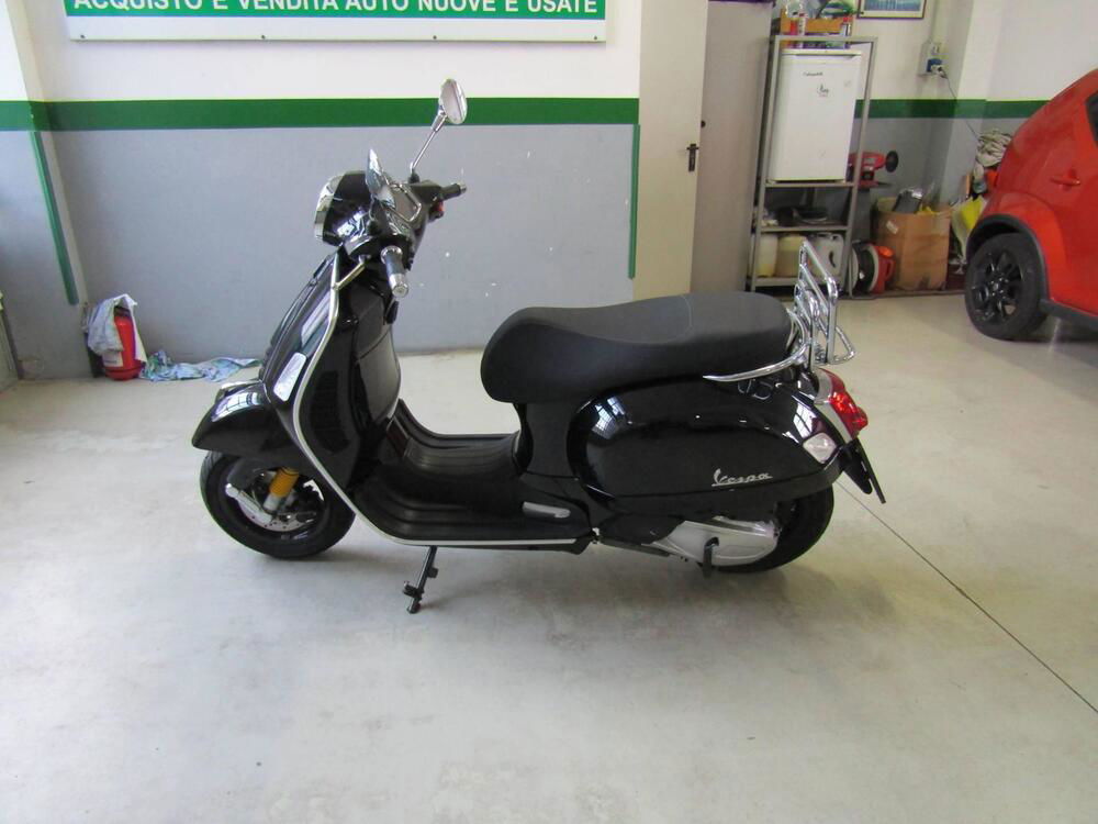 Vespa GTS 300 Supertech Hpe (2021 - 22) (4)