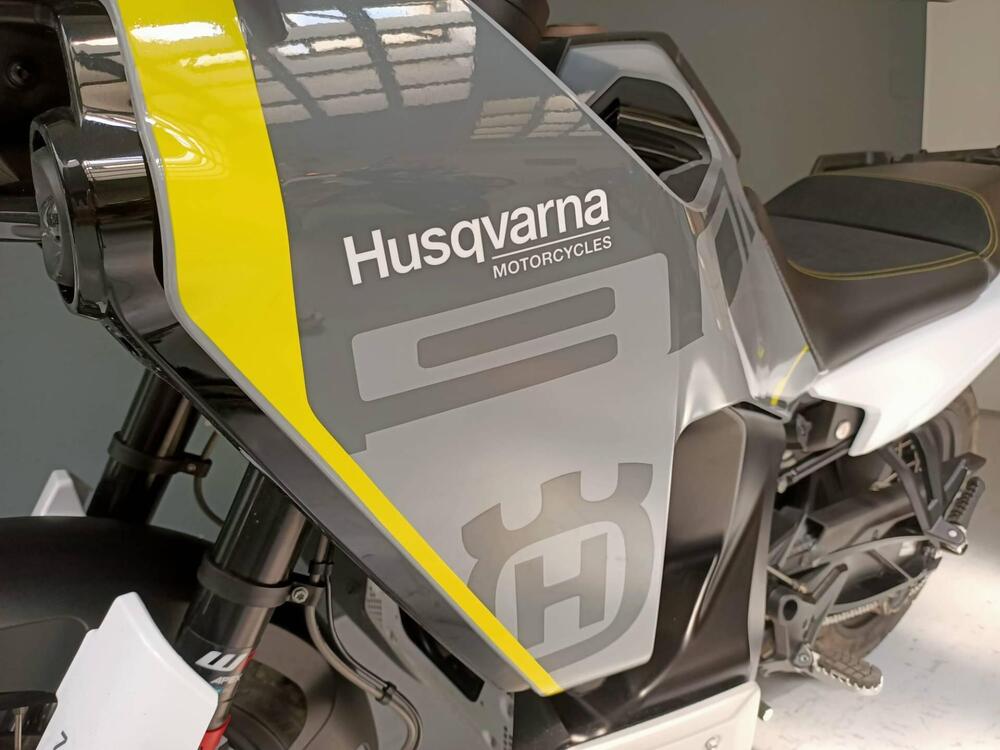 Husqvarna Norden 901 (2022 - 24) (3)