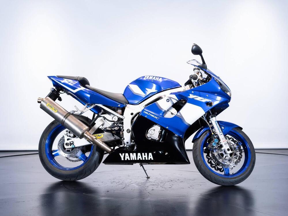 Yamaha R6 (4)