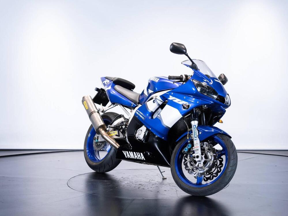 Yamaha R6 (5)