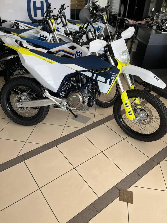 Husqvarna 701 Enduro (2023 - 24) (2)