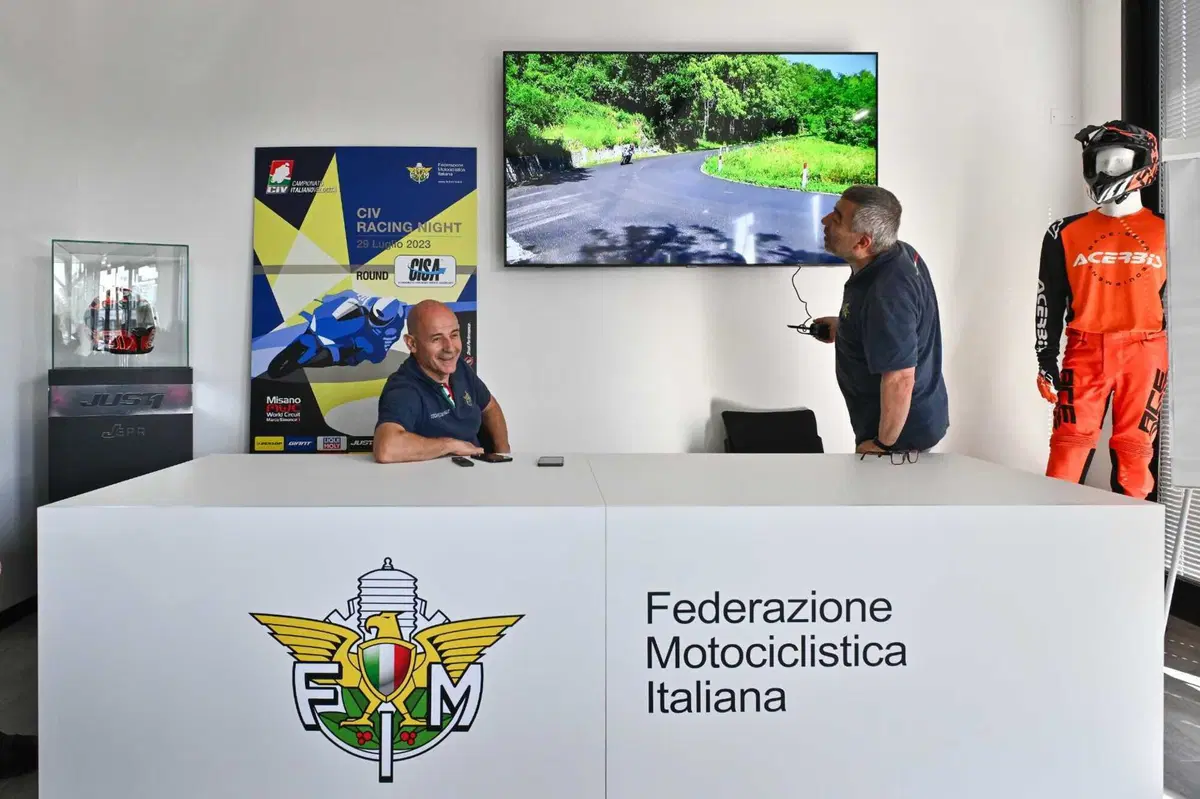 Tornanti e traiettorie su strada: sei convinto di guidare in sicurezza? Il Corso di Guida Sicura FMI [VIDEO] (33)