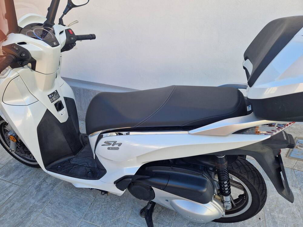 Honda SH 300 i ABS (2016 - 20) (5)