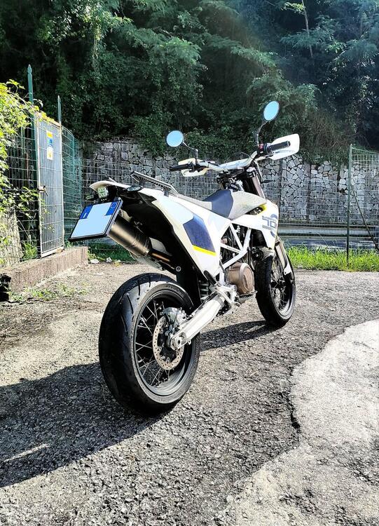 Husqvarna 701 Supermoto (2016) (5)