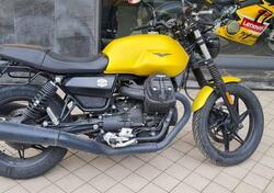 Moto Guzzi V7 Stone (2021 - 24) usata