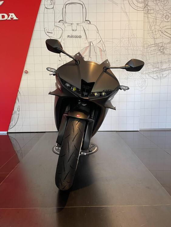 Honda CBR 600 RR (2024) (4)