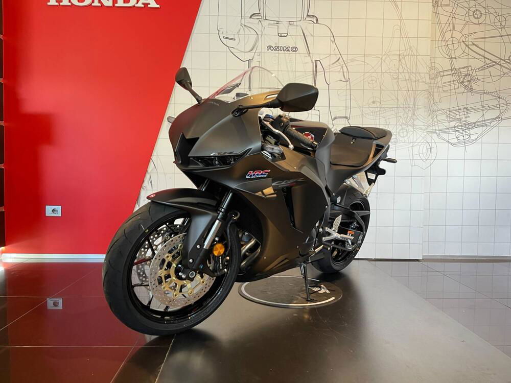 Honda CBR 600 RR (2024) (5)