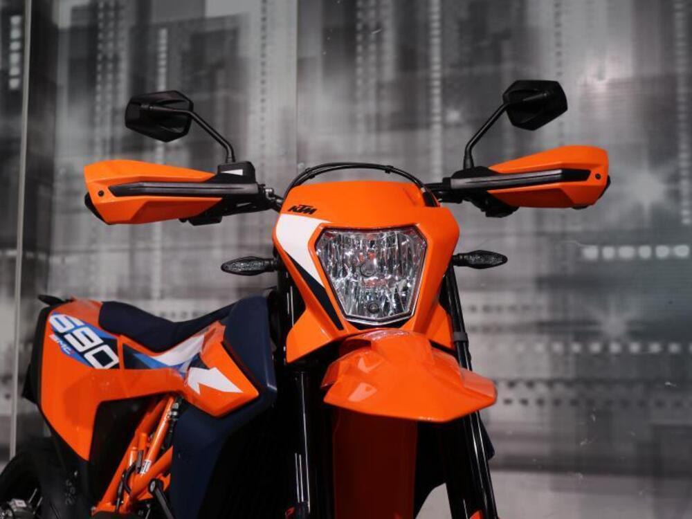 KTM 690 SMC R (2023 - 24) (3)