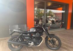 Moto Guzzi V7 Stone (2021 - 24) usata