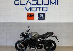 Triumph Street Triple 765 R (2023 - 24) usata