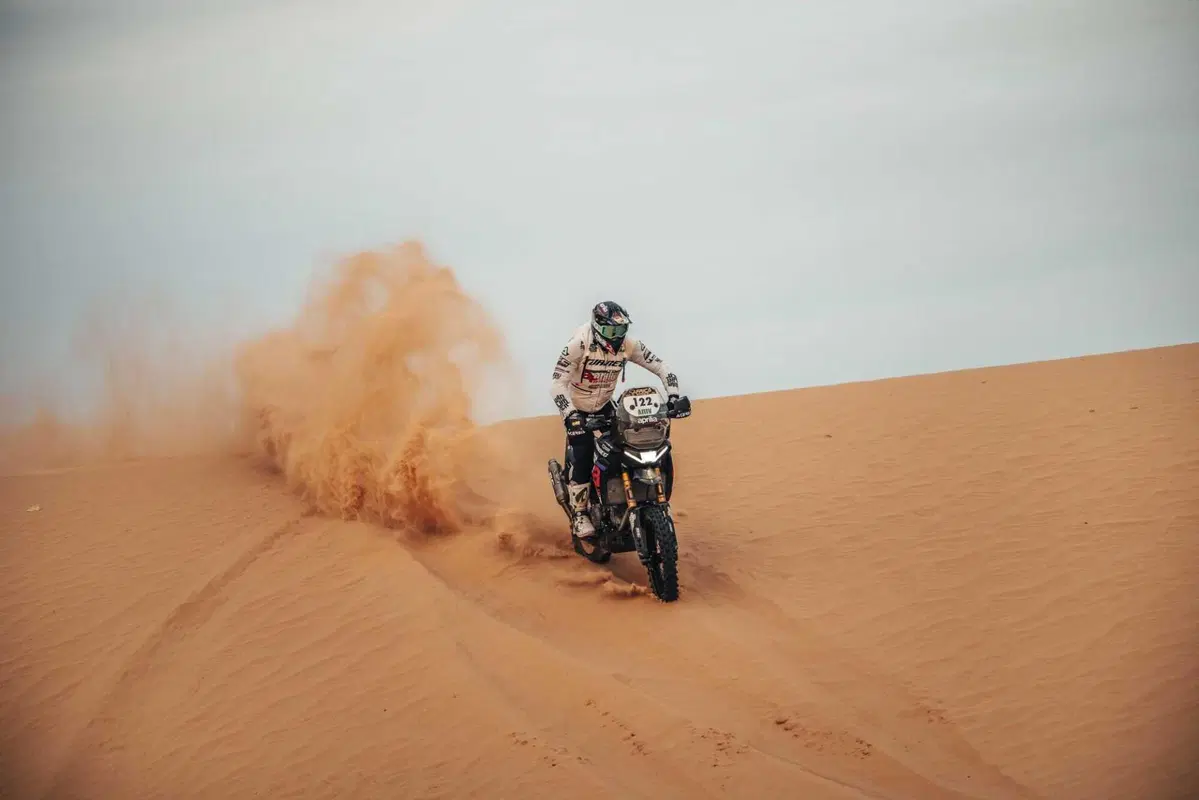 Africa Eco Race 2024, è online “Aprilia Tuareg queen of Africa”: il documentario dell'impresa (4)