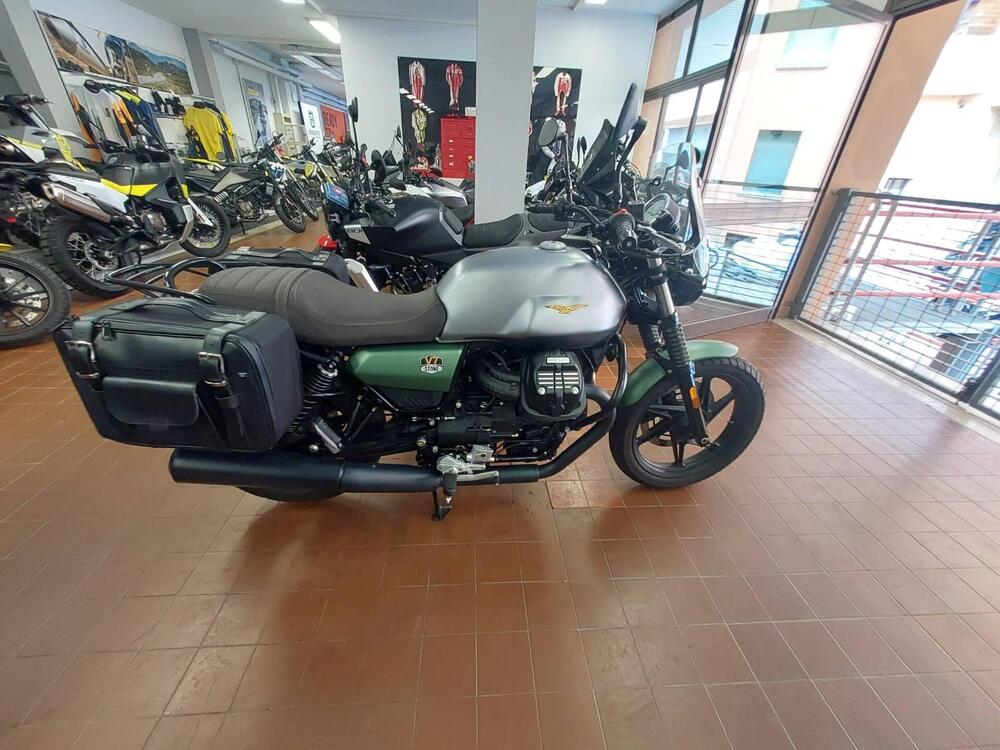 Moto Guzzi V7 Stone Centenario (2021 - 22) (2)