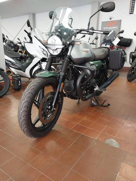 Moto Guzzi V7 Stone Centenario (2021 - 22) (4)