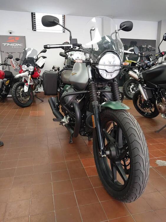 Moto Guzzi V7 Stone Centenario (2021 - 22) (5)