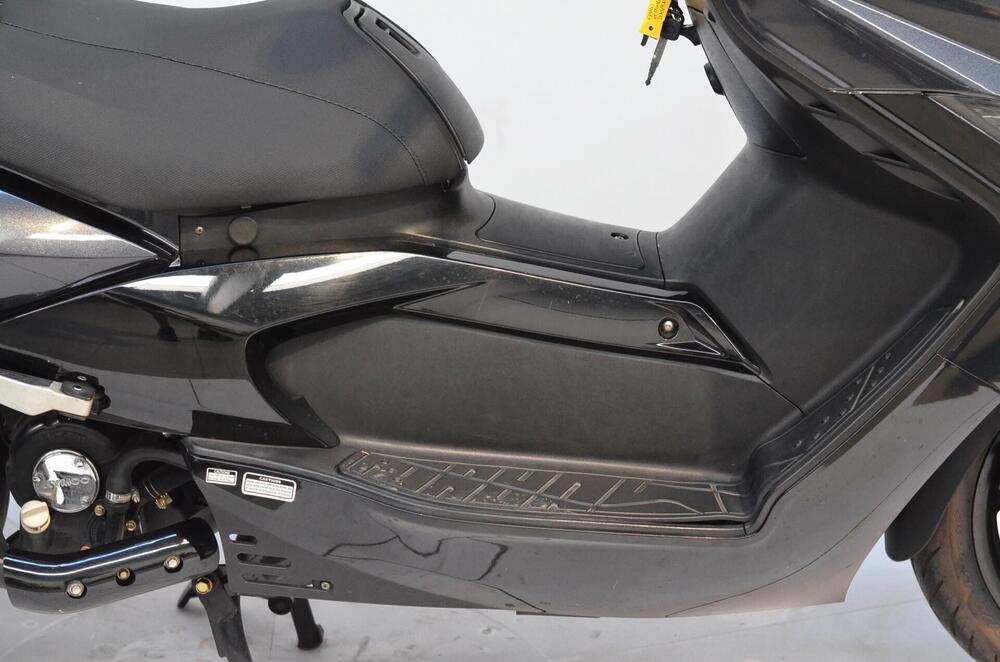 Kymco Xciting 300i R (2007 - 14) (3)