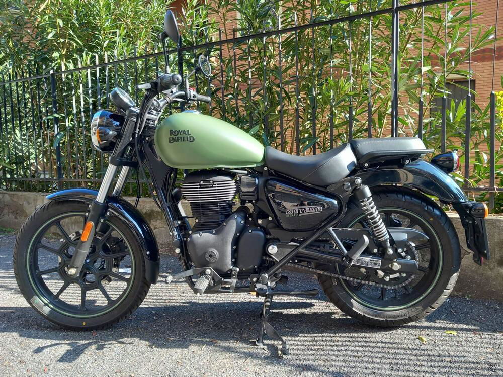 Royal Enfield Meteor 350 Fireball (2021 - 24) (3)