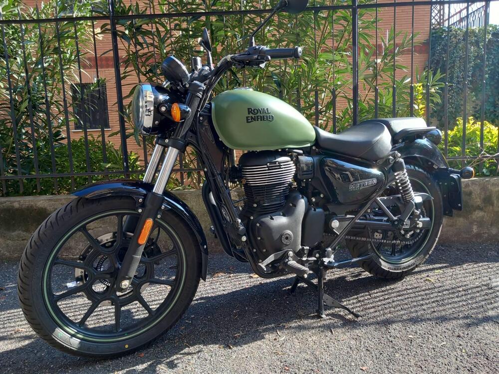 Royal Enfield Meteor 350 Fireball (2021 - 24) (4)