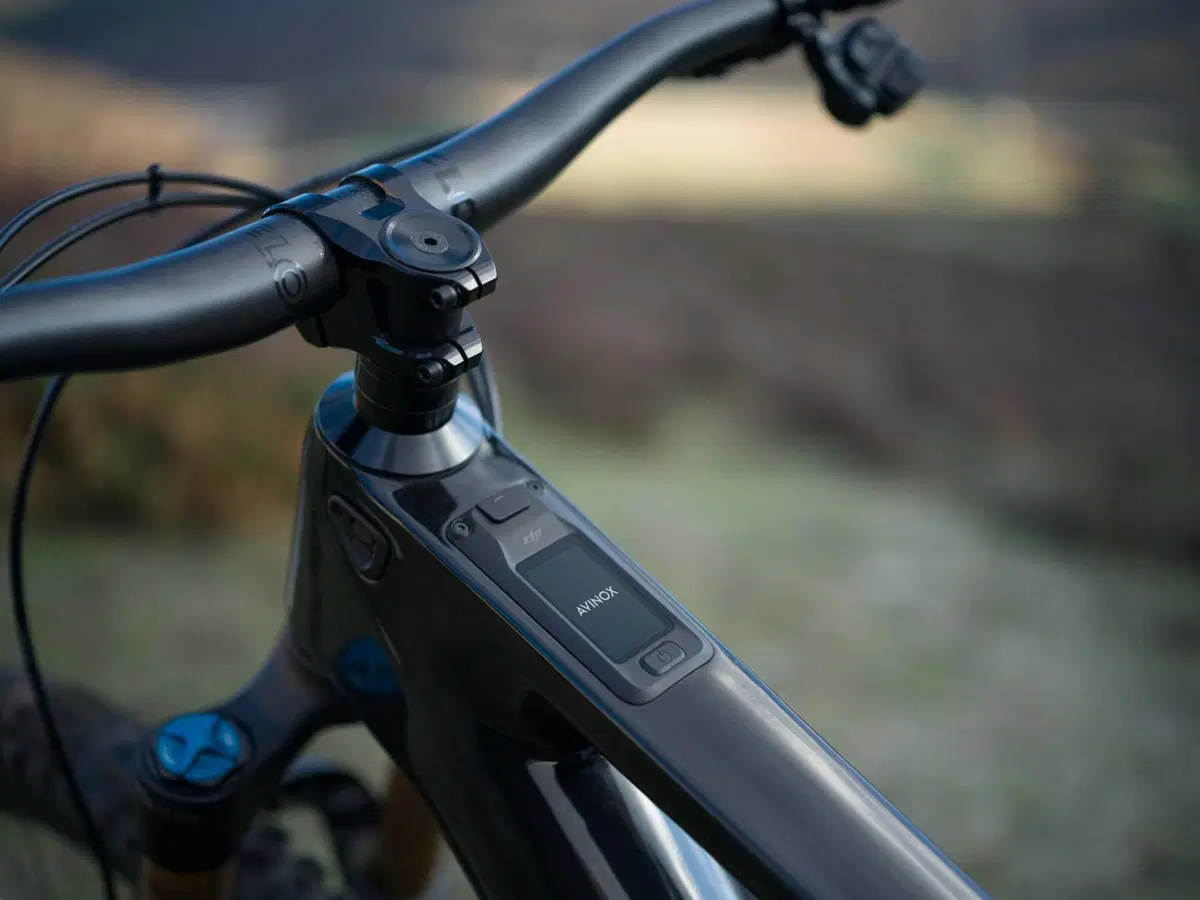 Dai droni alle eMTB! DJI entra nel mondo ebike con il suo primo (potente) motore, l'Avinox (12)