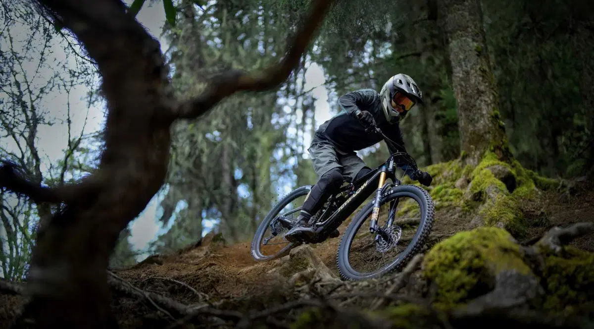 Dai droni alle eMTB! DJI entra nel mondo ebike con il suo primo (potente) motore, l'Avinox (28)