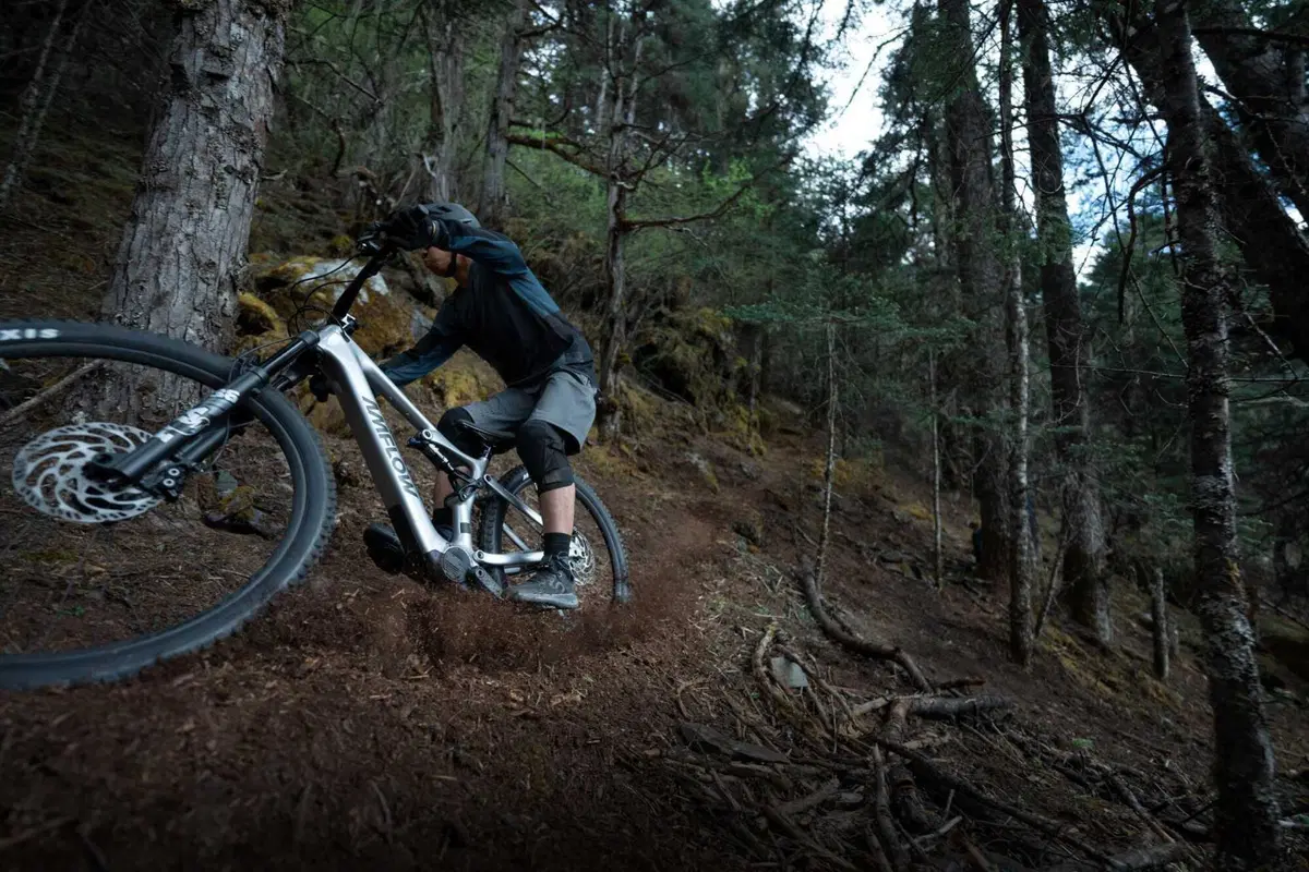 Dai droni alle eMTB! DJI entra nel mondo ebike con il suo primo (potente) motore, l'Avinox (30)