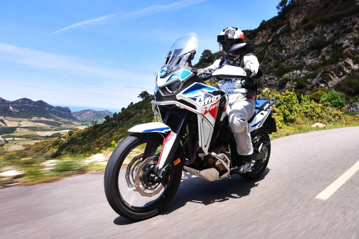 Il viaggio dei sogni sull'Africa Twin. Corsica, Sardegna e Sicilia: 1.200 km di puro godimento [VIDEO] (2)