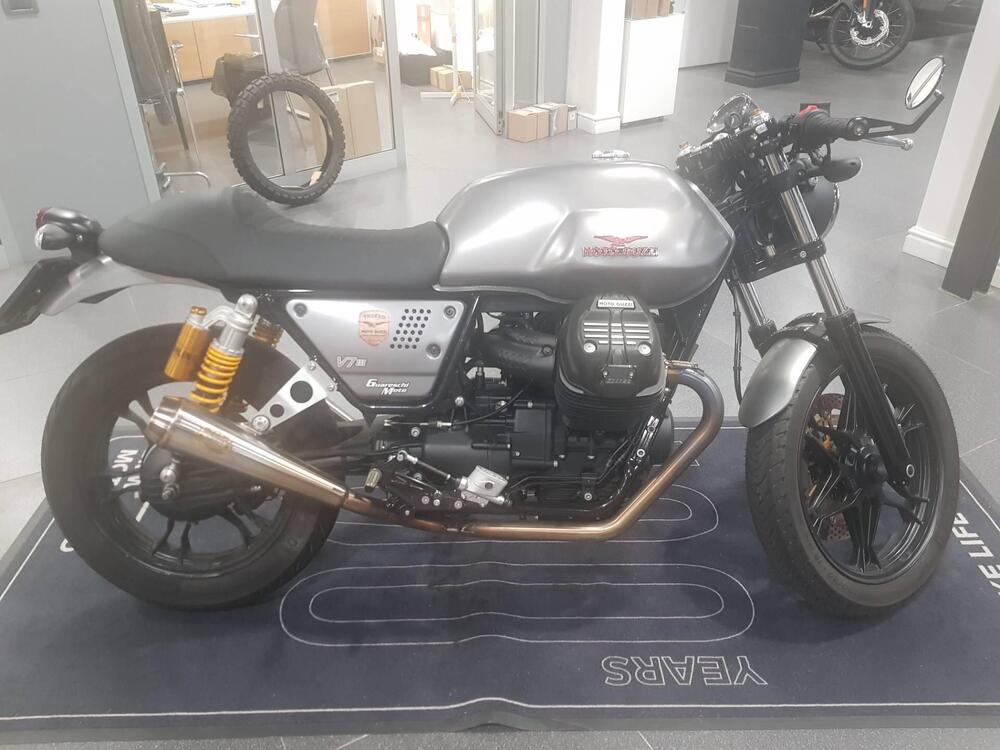 Moto Guzzi V7 III Stone S (2020)