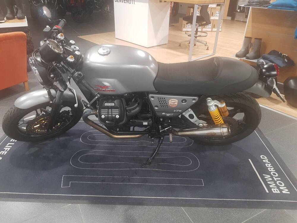 Moto Guzzi V7 III Stone S (2020) (2)