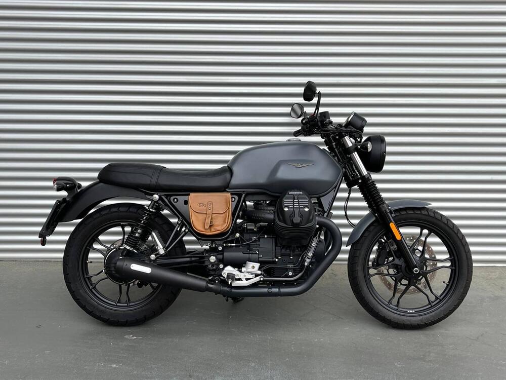 Moto Guzzi V7 III Stone (2017 - 20) (3)