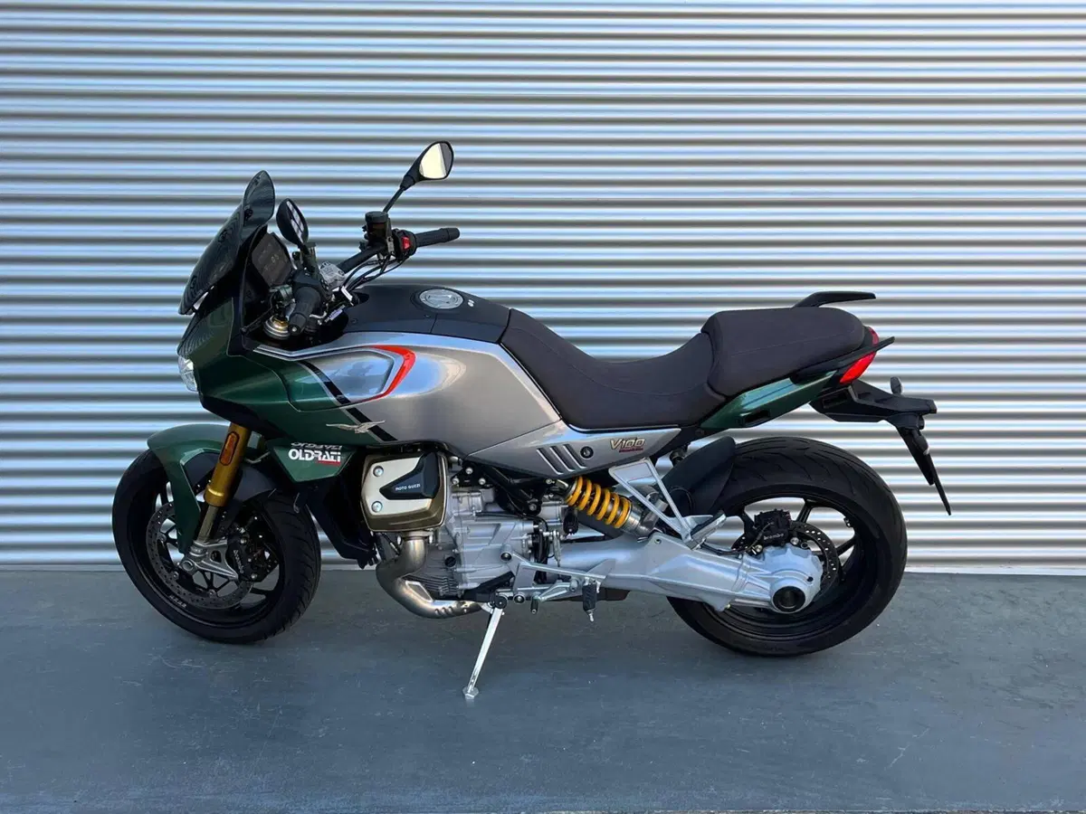 Moto Guzzi V100 Mandello S (2022 - 24) (7)