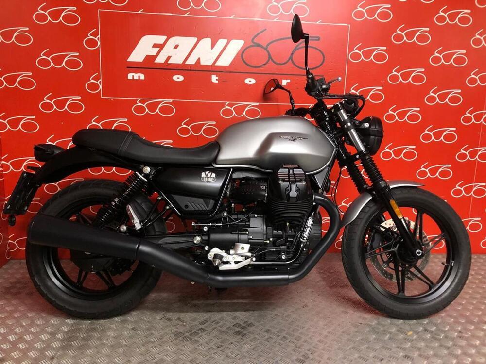 Moto Guzzi V7 Stone (2021 - 24)