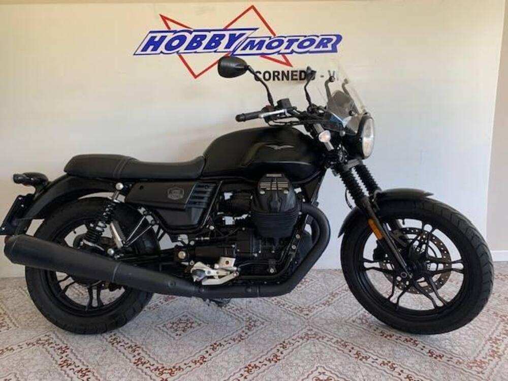 Moto Guzzi V7 III Stone (2017 - 20) (2)