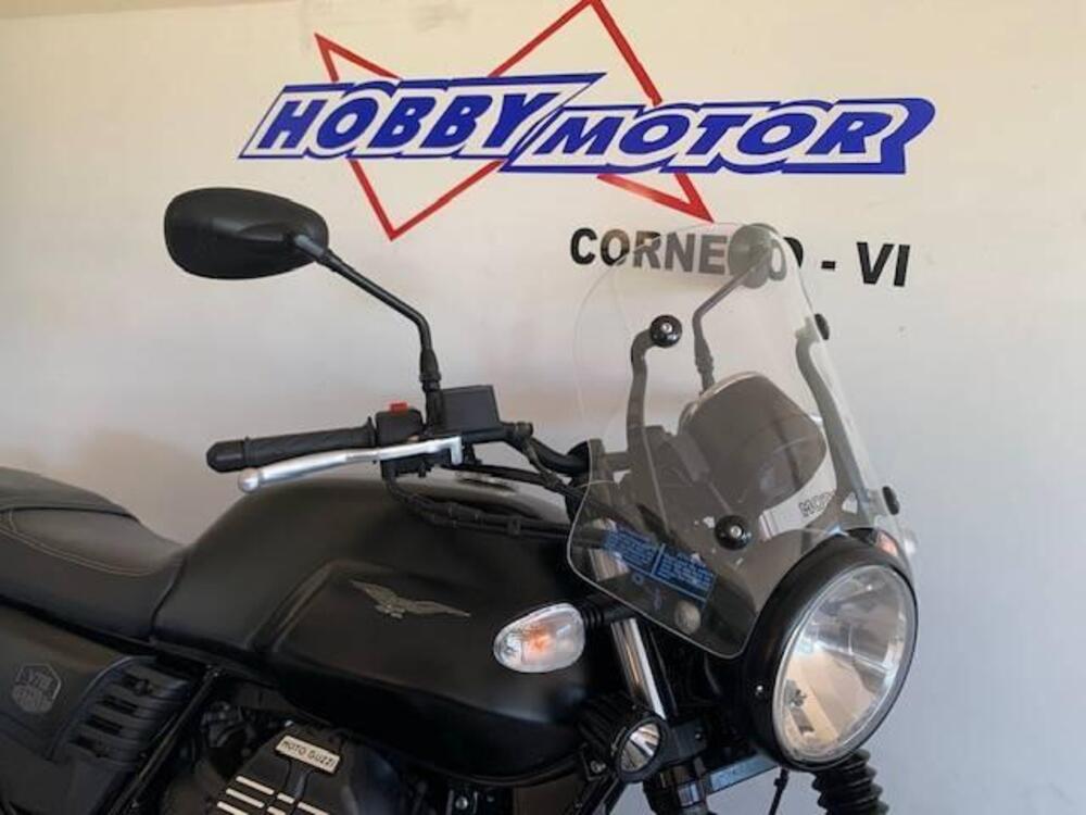 Moto Guzzi V7 III Stone (2017 - 20) (4)