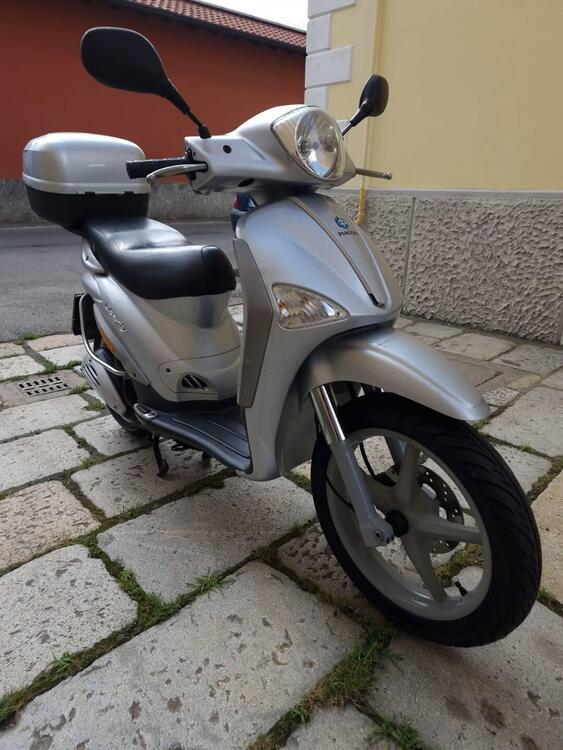 Piaggio Liberty 200 4T  (2)