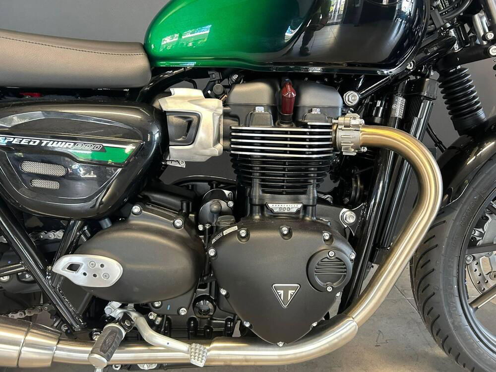 Triumph Speed Twin 900 Stealth Edition (2024) (3)