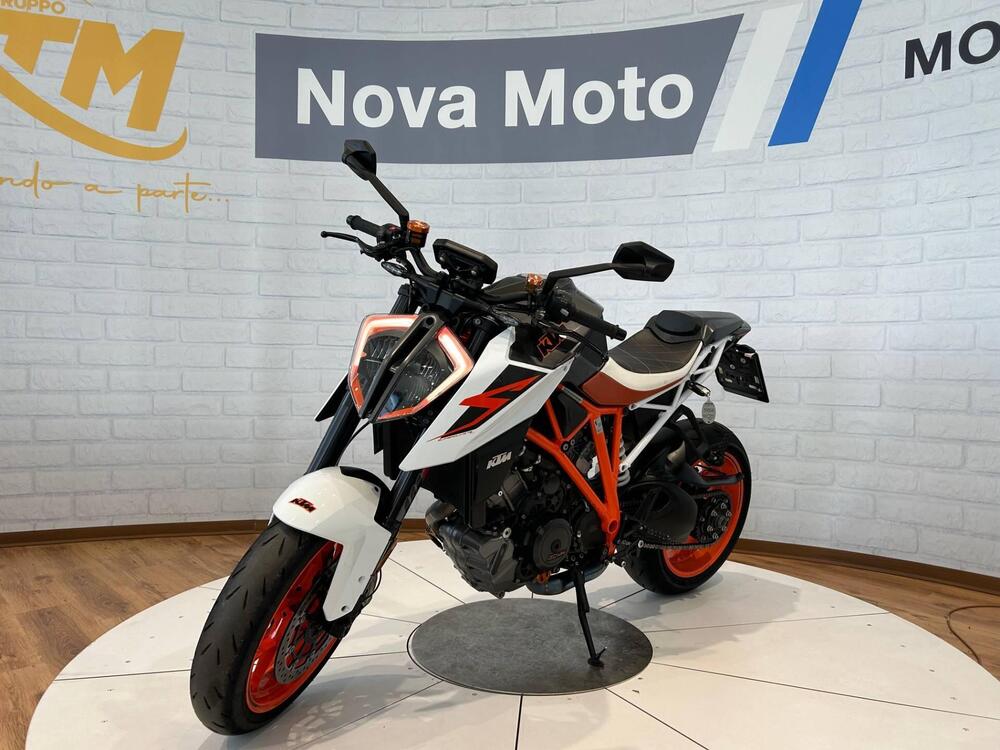 KTM 1290 Super Duke R (2019) (3)