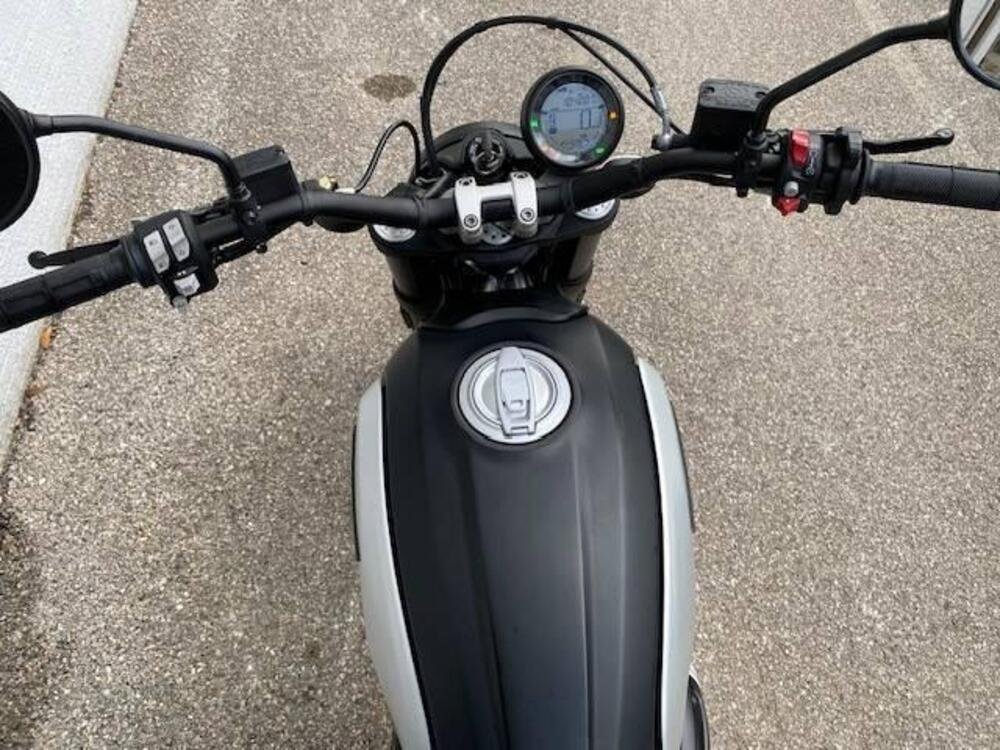 Ducati Scrambler 800 Icon Dark (2021 - 22) (4)